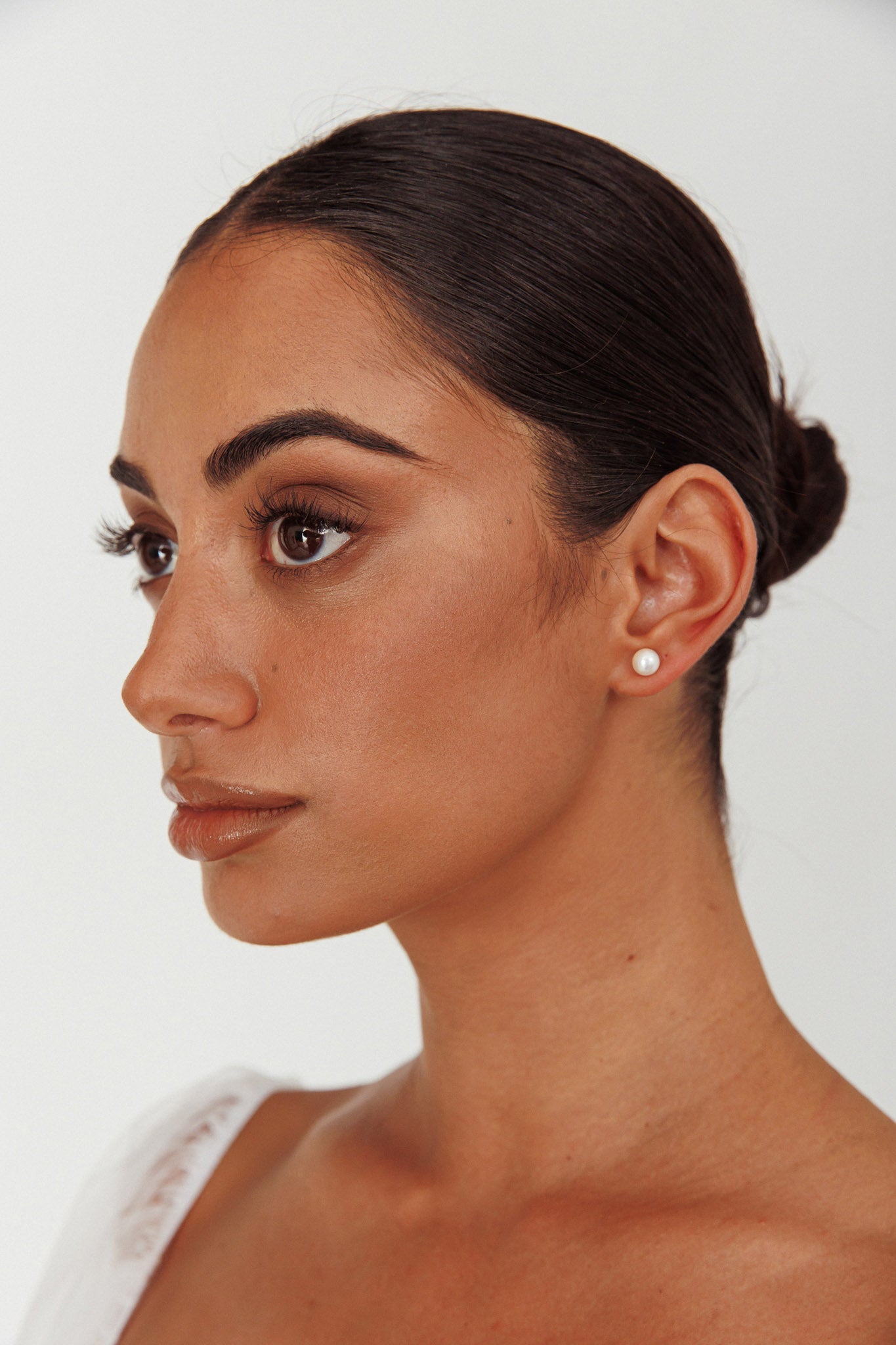 Tahyna Pearl Stud Earrings by Selfie Leslie