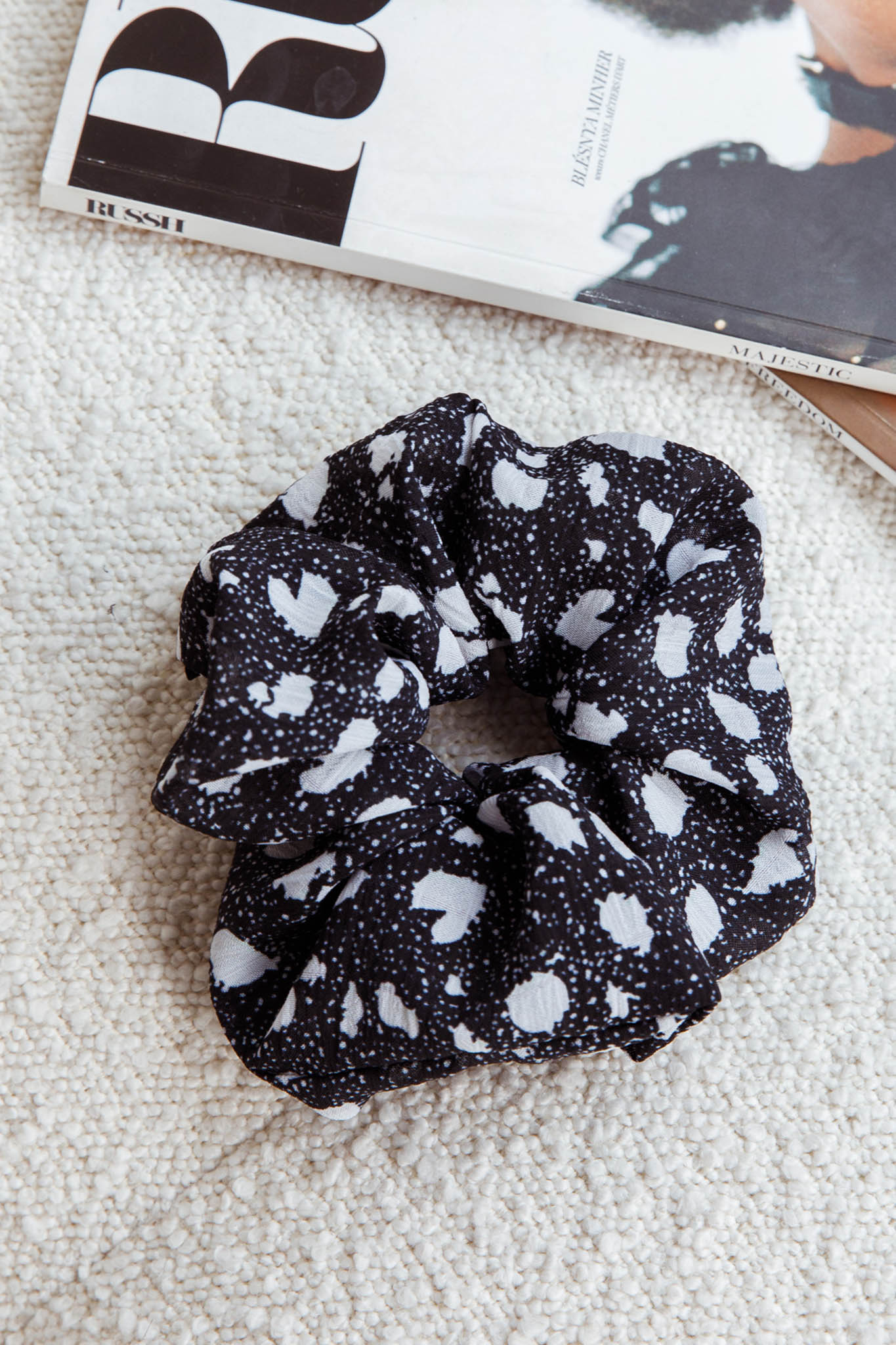 Chouchou Scrunchie Spotty Black by Selfie Leslie