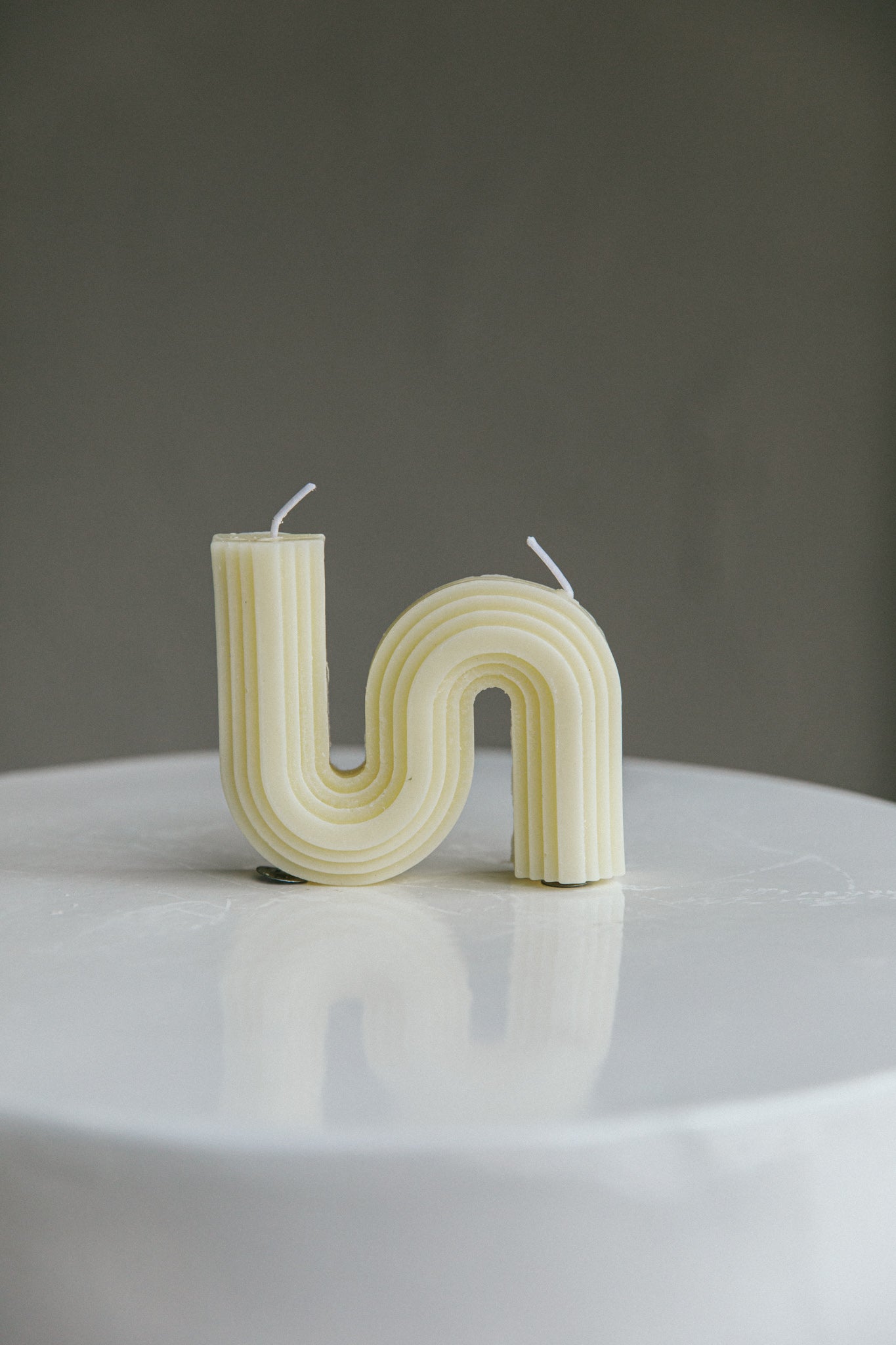 Golden Days S-Shape Geometric Aromatherapy Candle Yellow by Selfie Leslie