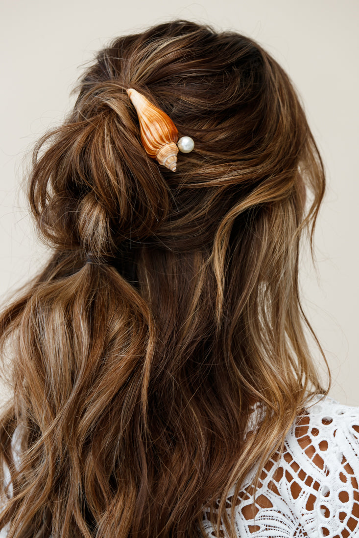 Rikki Pearl Accent Shell Hair Comb by Selfie Leslie