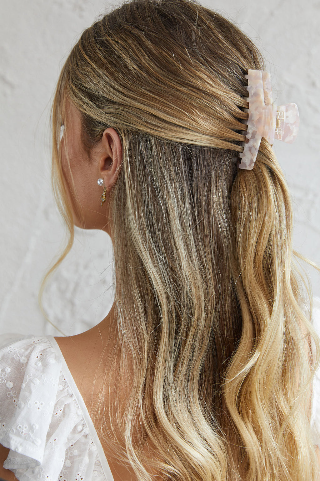 Missy Marbled Acrylic Clip Pink by Selfie Leslie