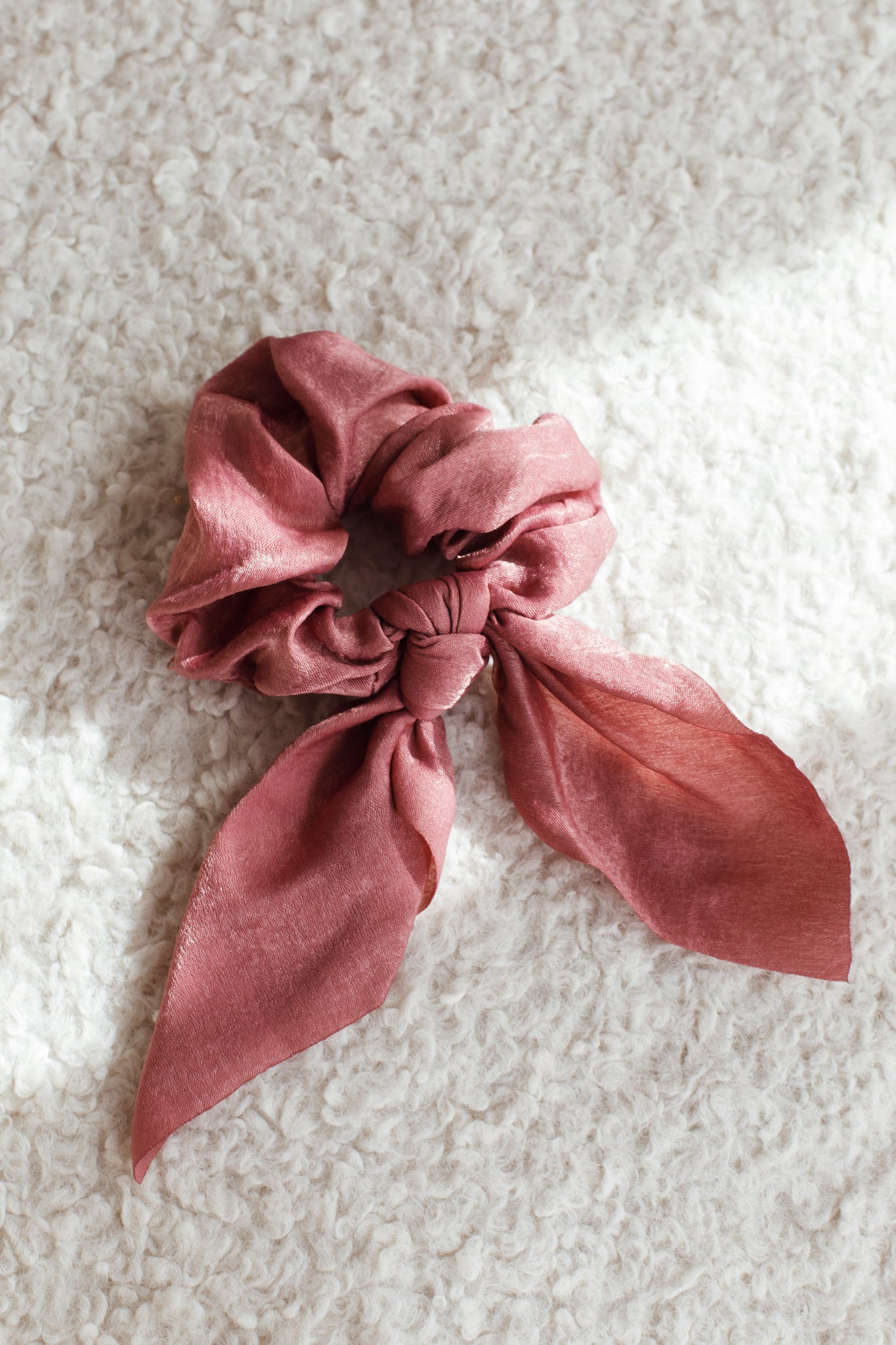 Calle Tie Scrunchie Rose by Selfie Leslie