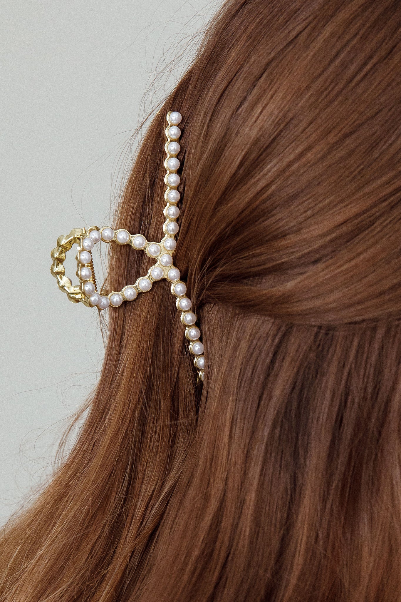 Hannah Pearl Twist Hair Claw Gold by Selfie Leslie
