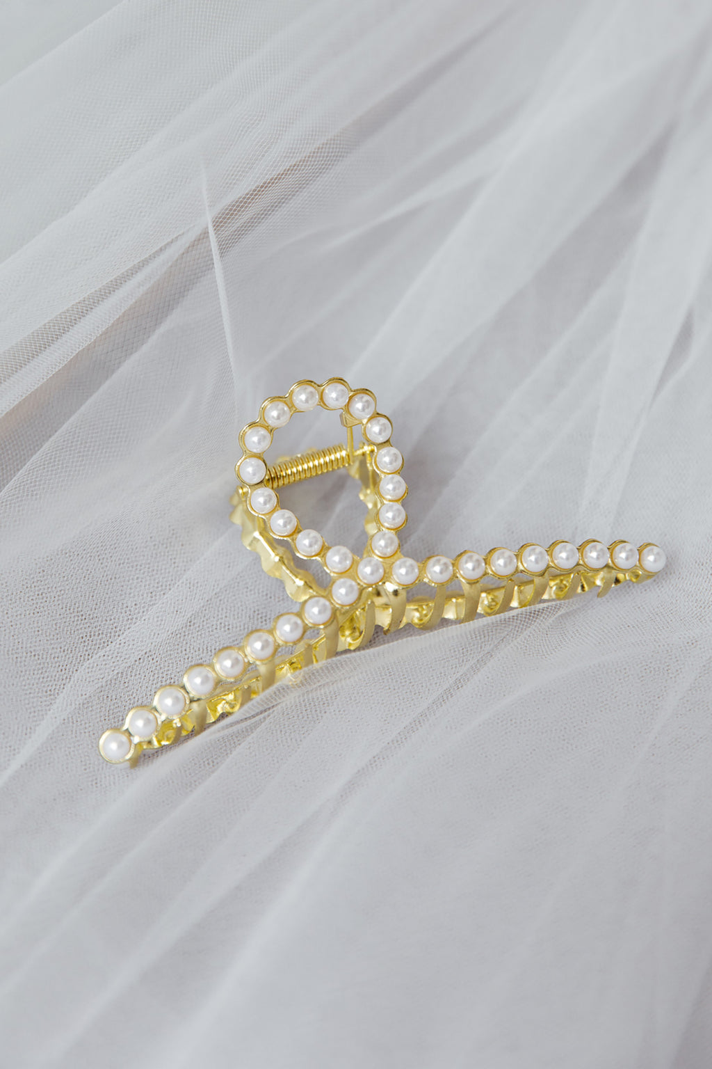 Hannah Pearl Twist Hair Claw Gold by Selfie Leslie