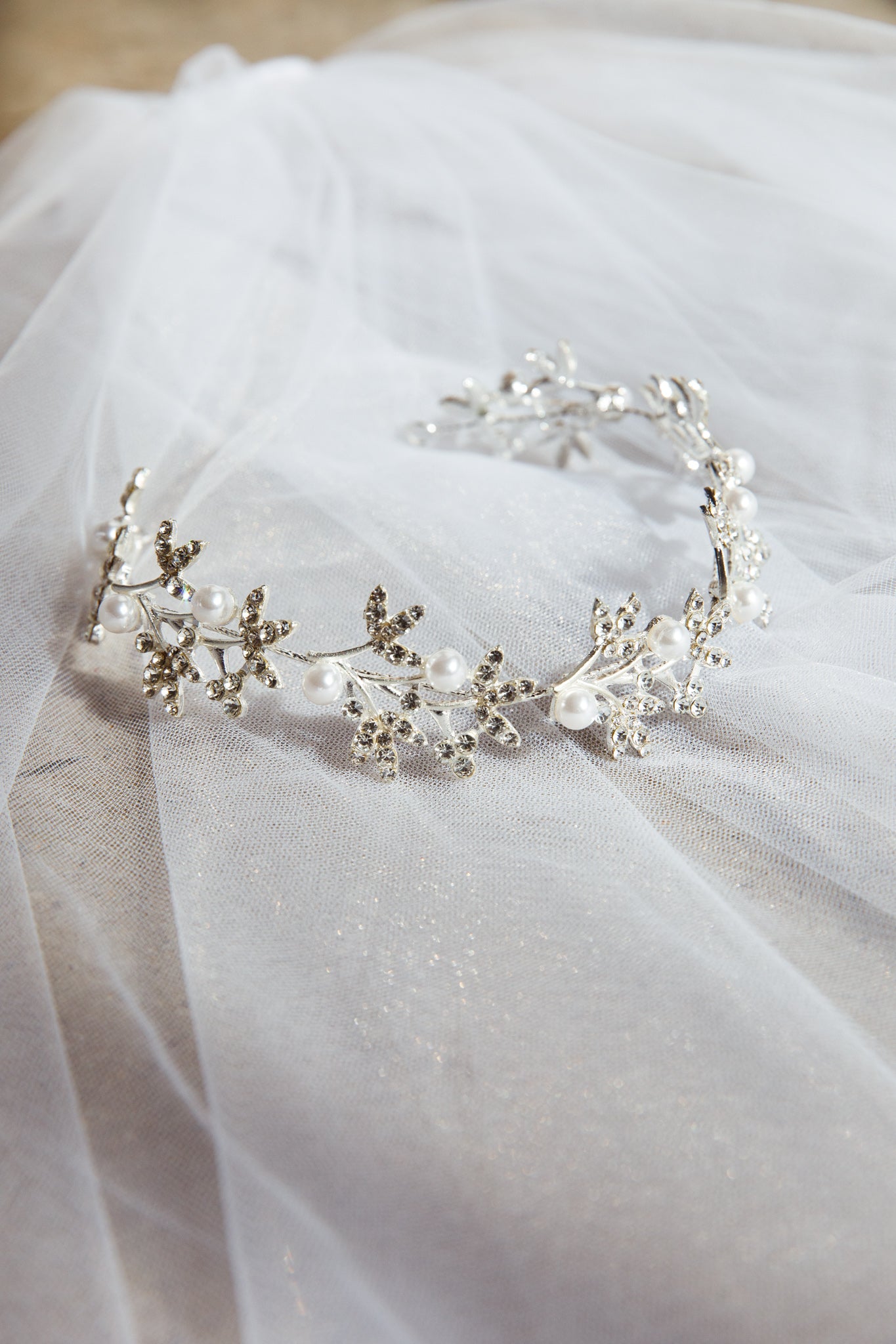 Leaves & Pearl Wire Headband Silver by Selfie Leslie