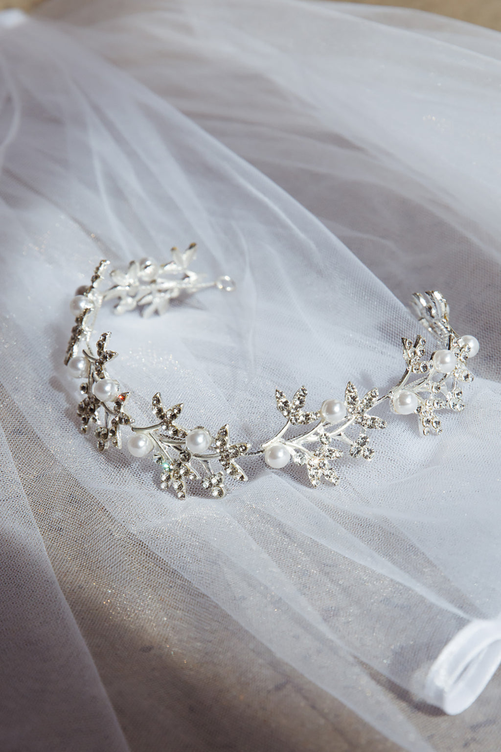 Leaves & Pearl Wire Headband Silver by Selfie Leslie