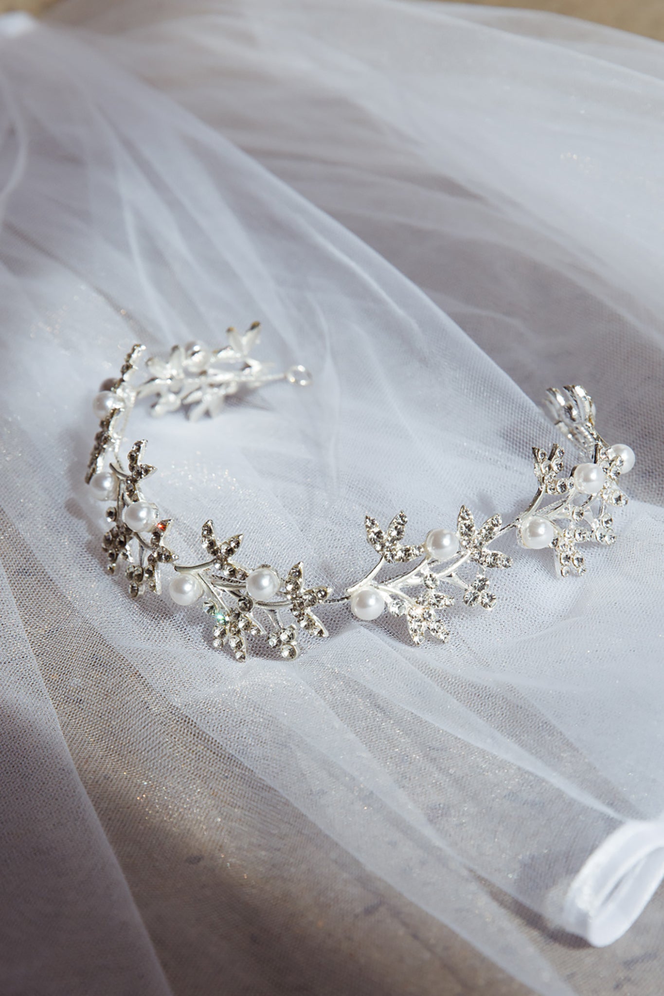 Leaves & Pearl Wire Headband Silver by Selfie Leslie