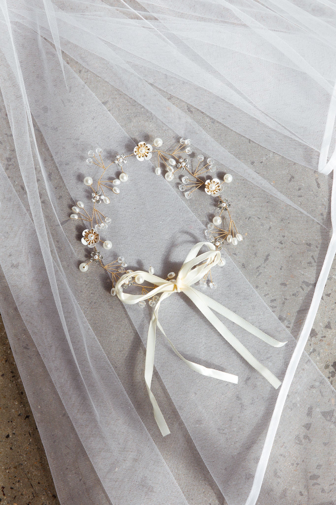 Flower & Pearl Wire Headband Gold by Selfie Leslie