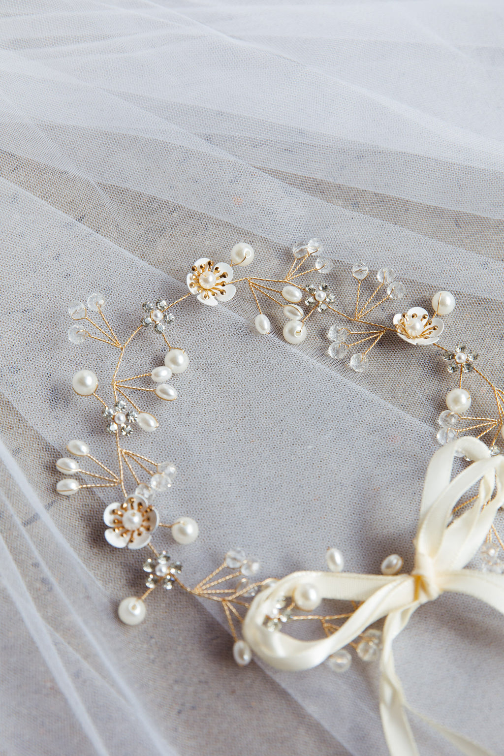 Flower & Pearl Wire Headband Gold by Selfie Leslie