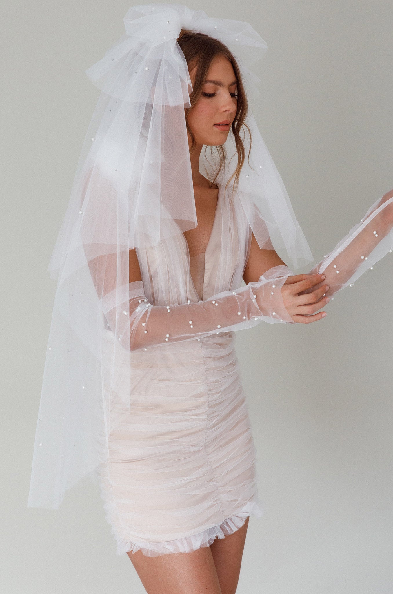 Unforgettable Pearl Veil White | Selfie Leslie