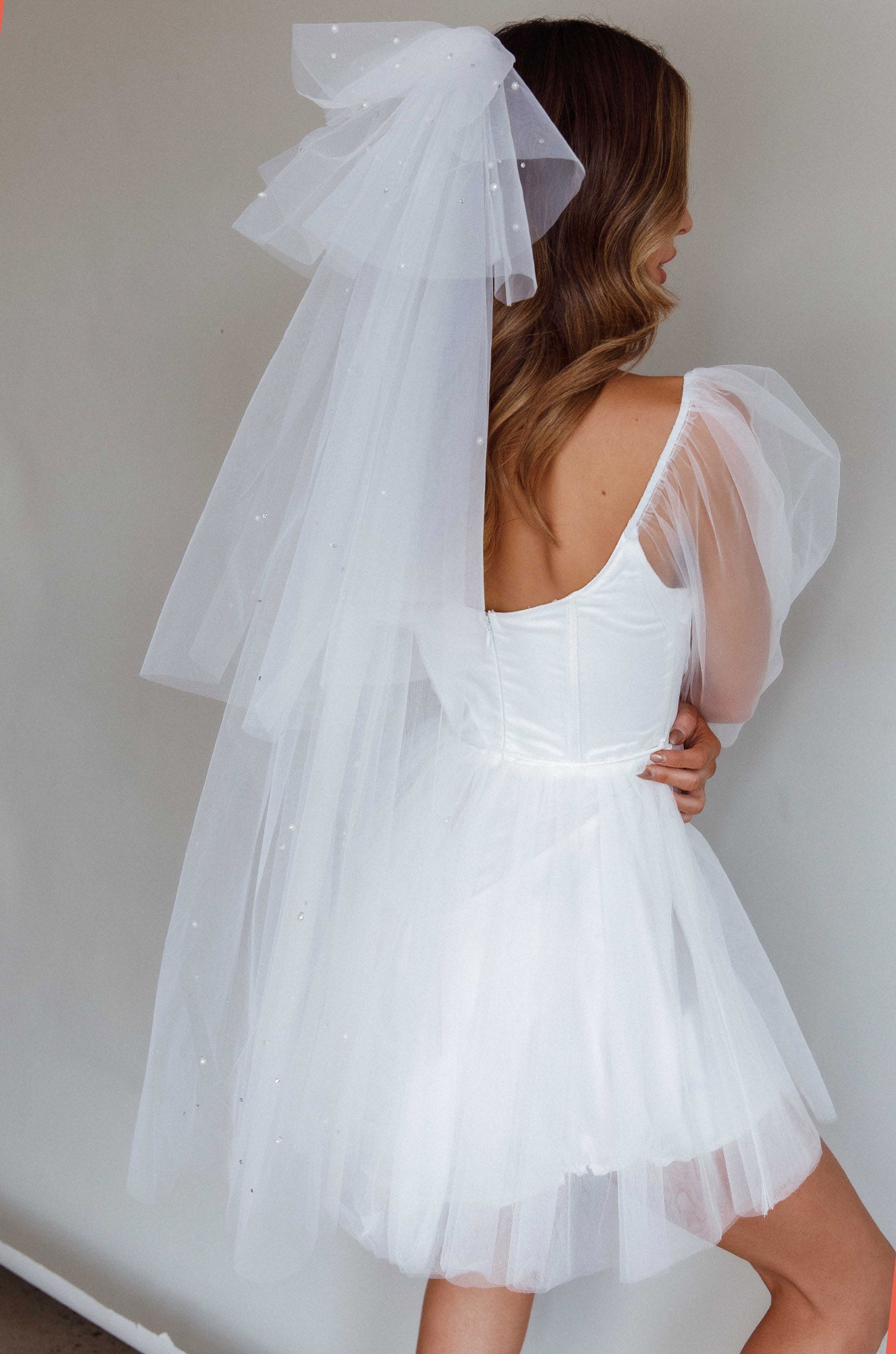 Unforgettable Pearl Veil White by Selfie Leslie