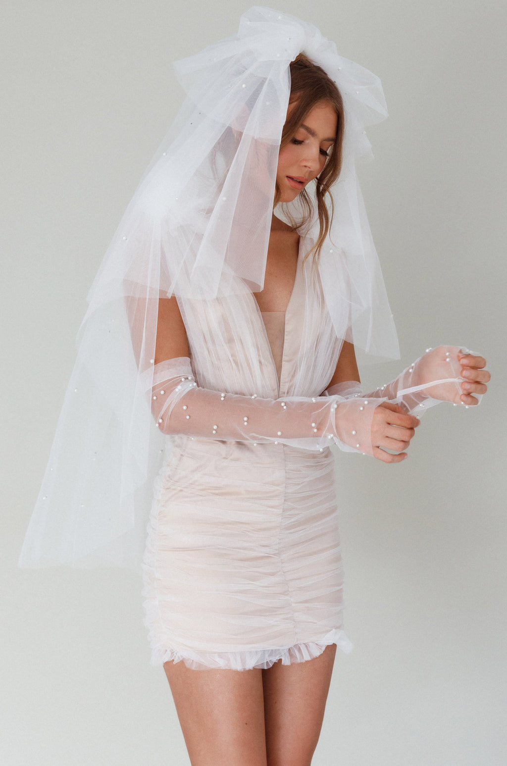 Unforgettable Pearl Veil White by Selfie Leslie
