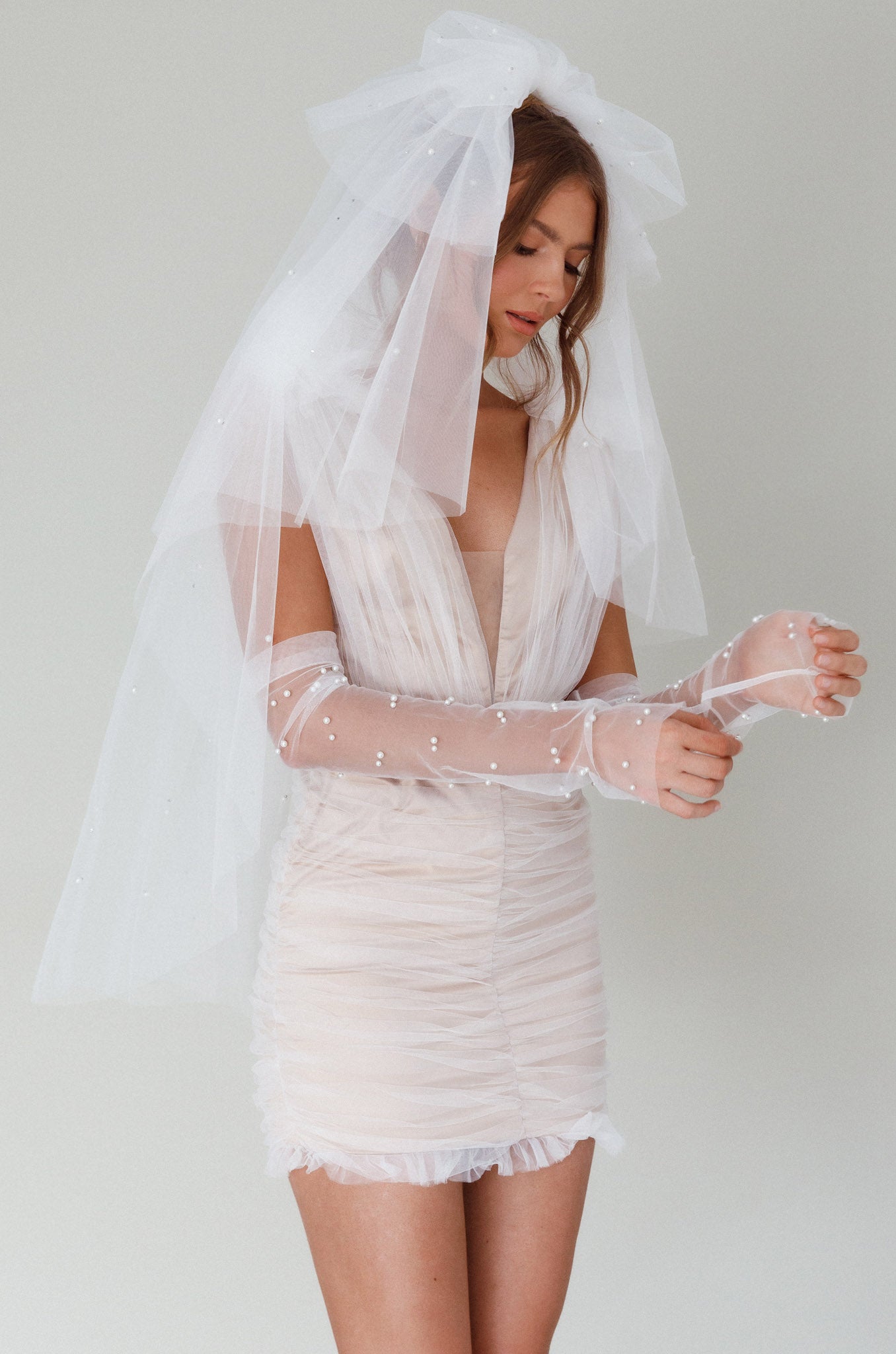 Unforgettable Pearl Veil White by Selfie Leslie