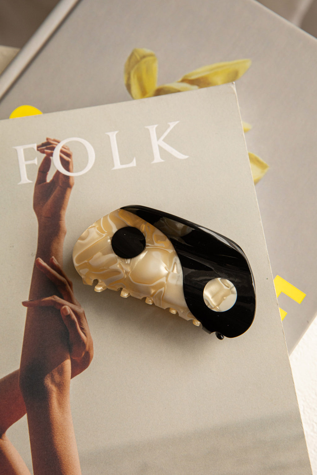 Yin Yang Hair Clip Black by Selfie Leslie