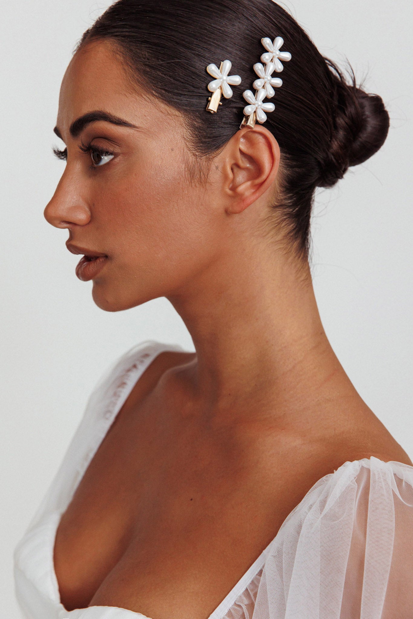 Aurelia Pearl Flower Hairclip Set by Selfie Leslie