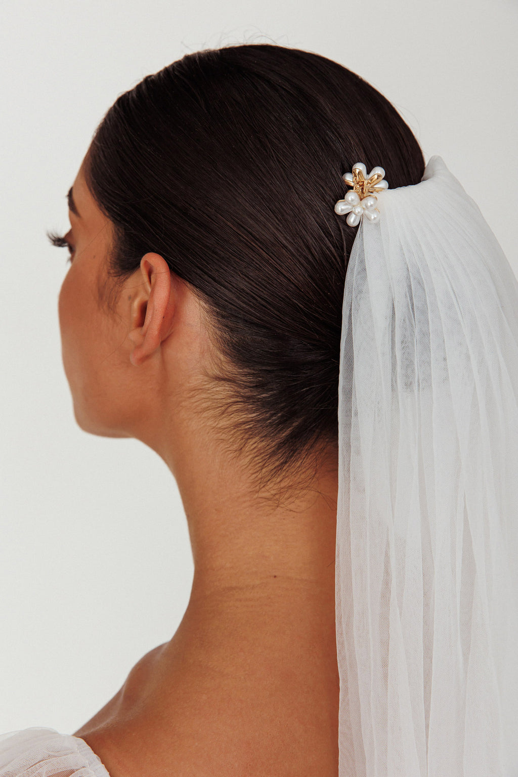 Aurelia Pearl Flower Hairclip Set by Selfie Leslie