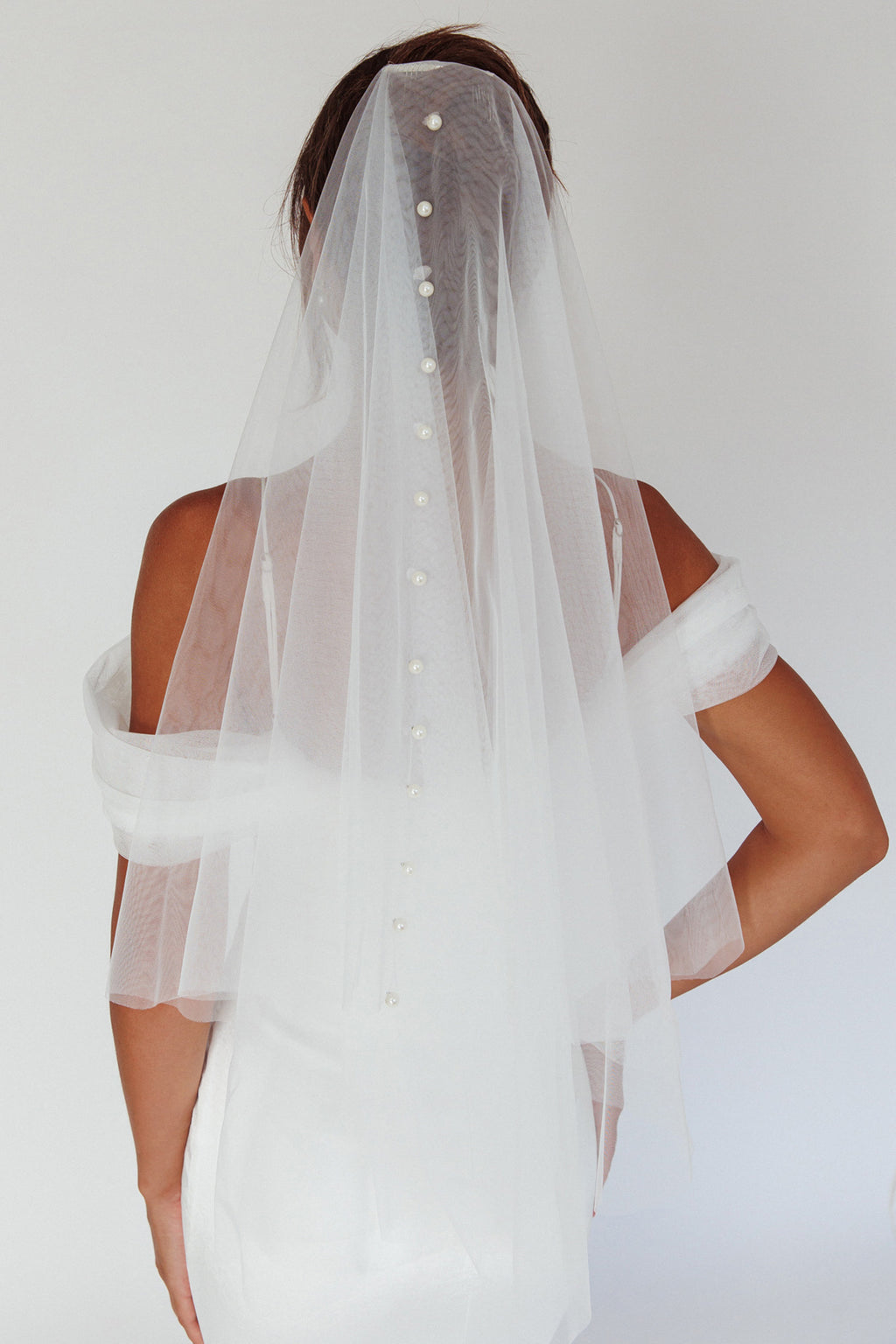 Marina Pearl Accent Veil White by Selfie Leslie