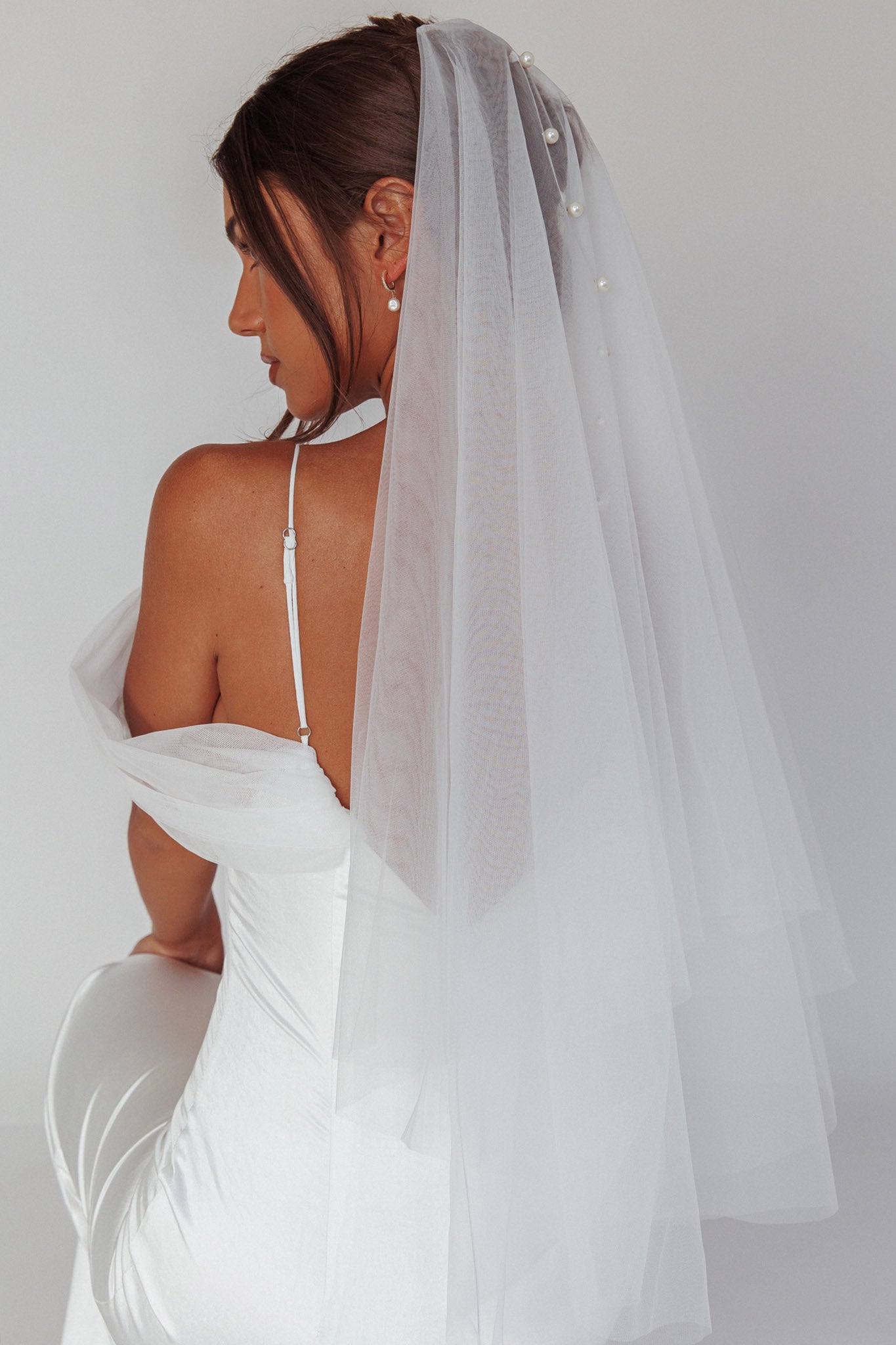 Marina Pearl Accent Veil White by Selfie Leslie