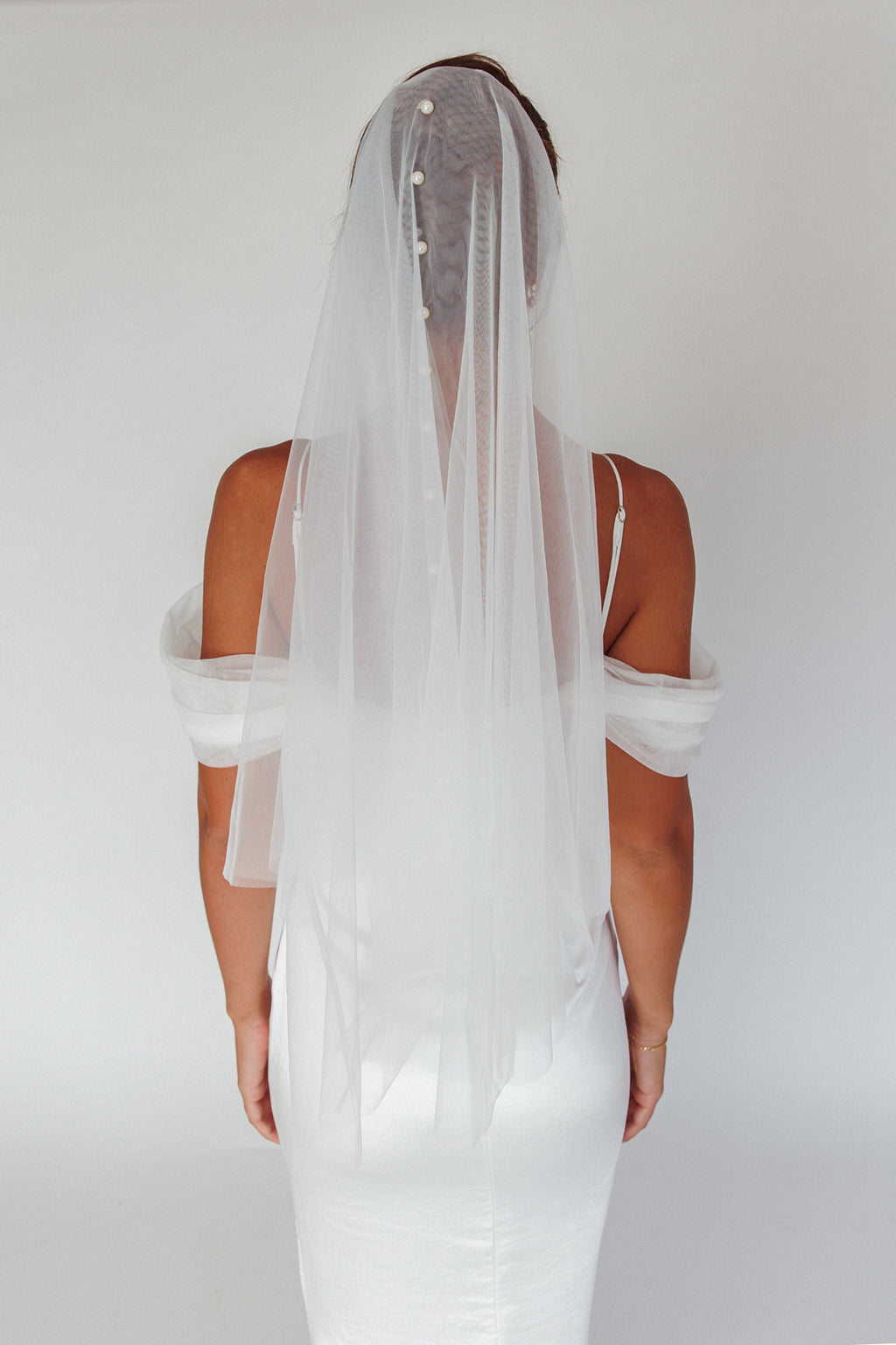 Marina Pearl Accent Veil White by Selfie Leslie