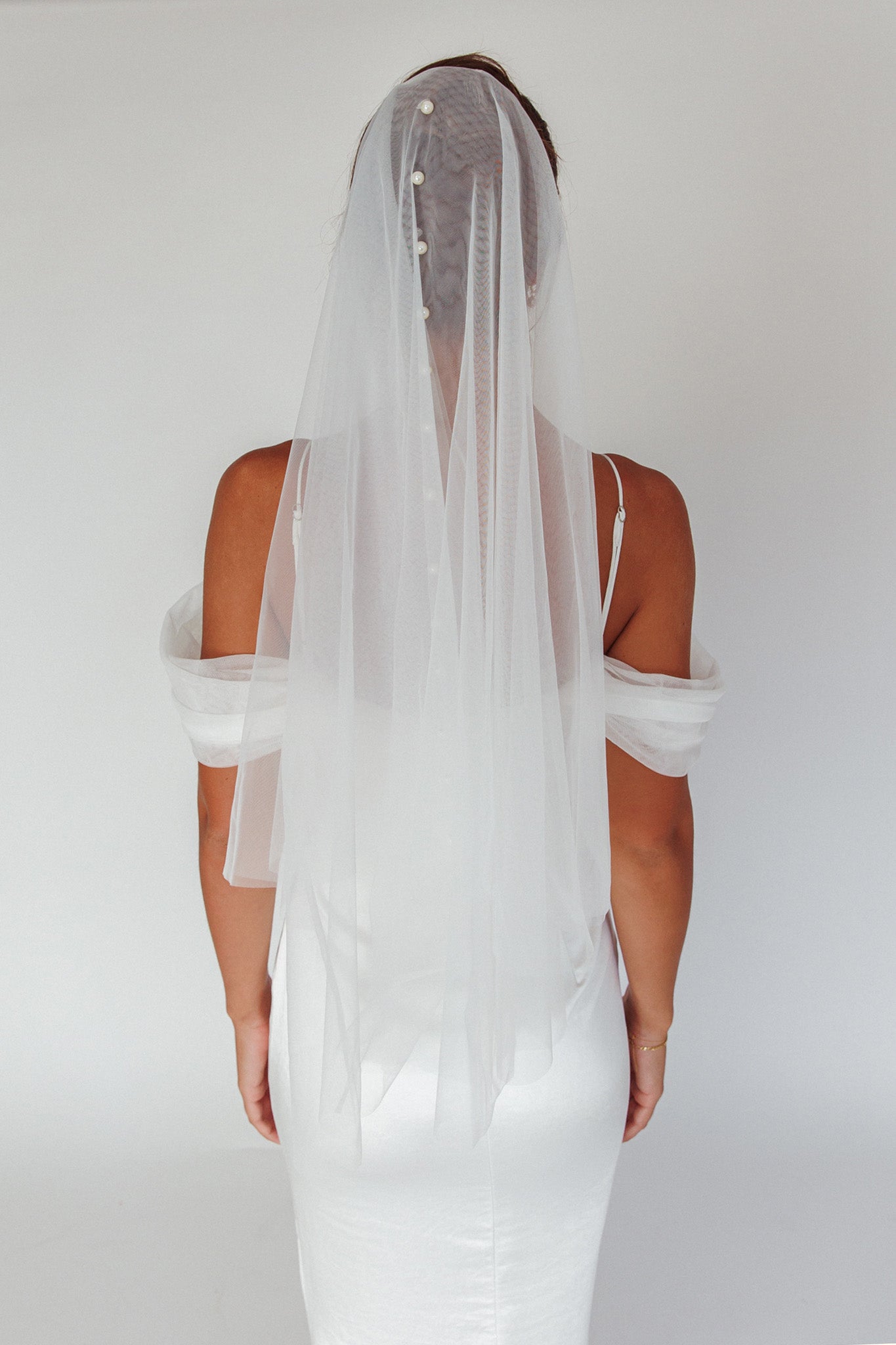 Marina Pearl Accent Veil White by Selfie Leslie