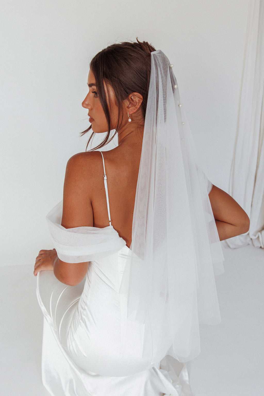 Marina Pearl Accent Veil White by Selfie Leslie