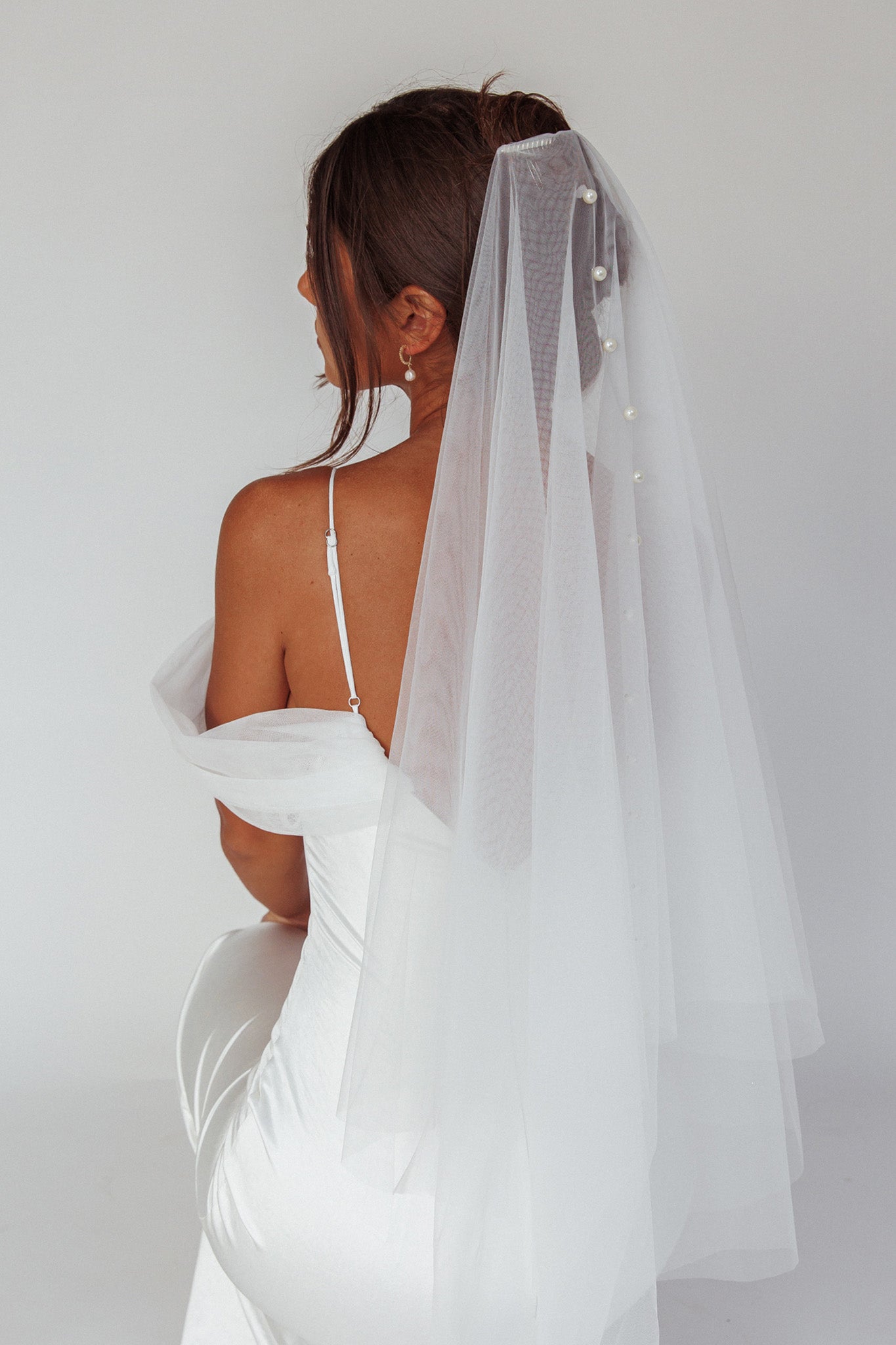 Marina Pearl Accent Veil White by Selfie Leslie