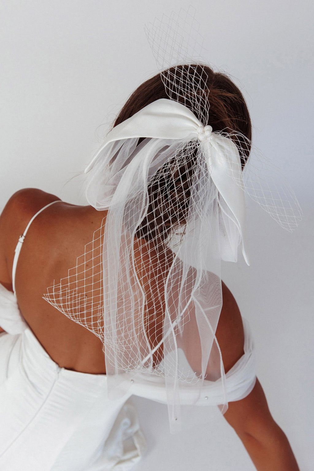 Esther Pearl & Bow Bridal Veil White by Selfie Leslie