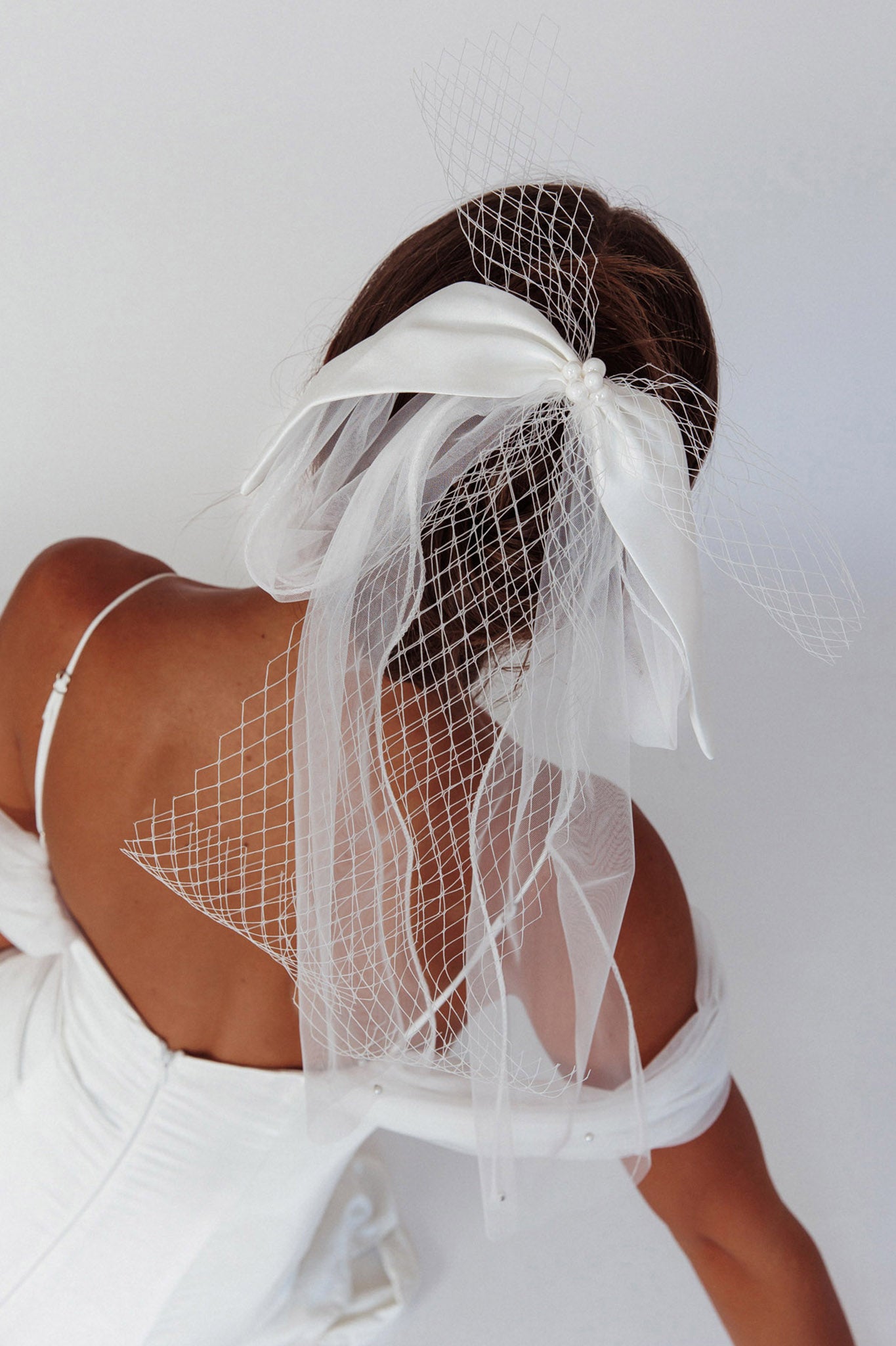 Esther Pearl & Bow Bridal Veil White by Selfie Leslie