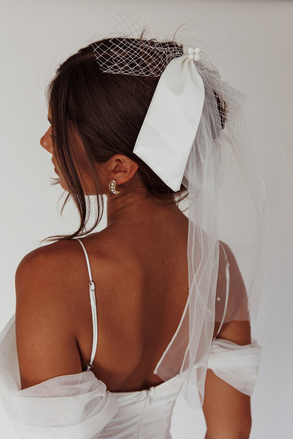 Esther Pearl & Bow Bridal Veil White by Selfie Leslie