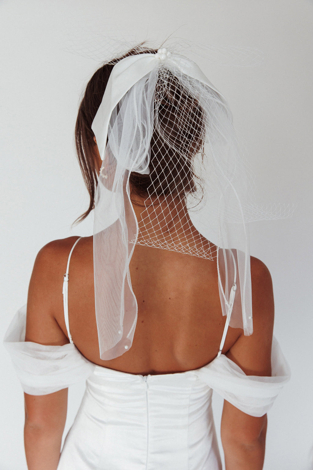 Esther Pearl & Bow Bridal Veil White by Selfie Leslie