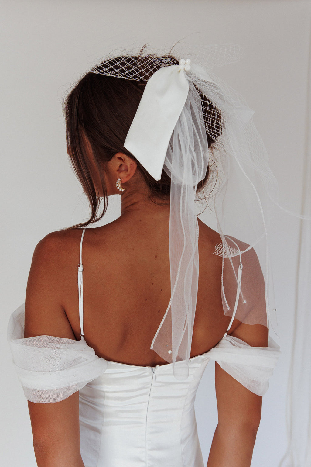Esther Pearl & Bow Bridal Veil White by Selfie Leslie