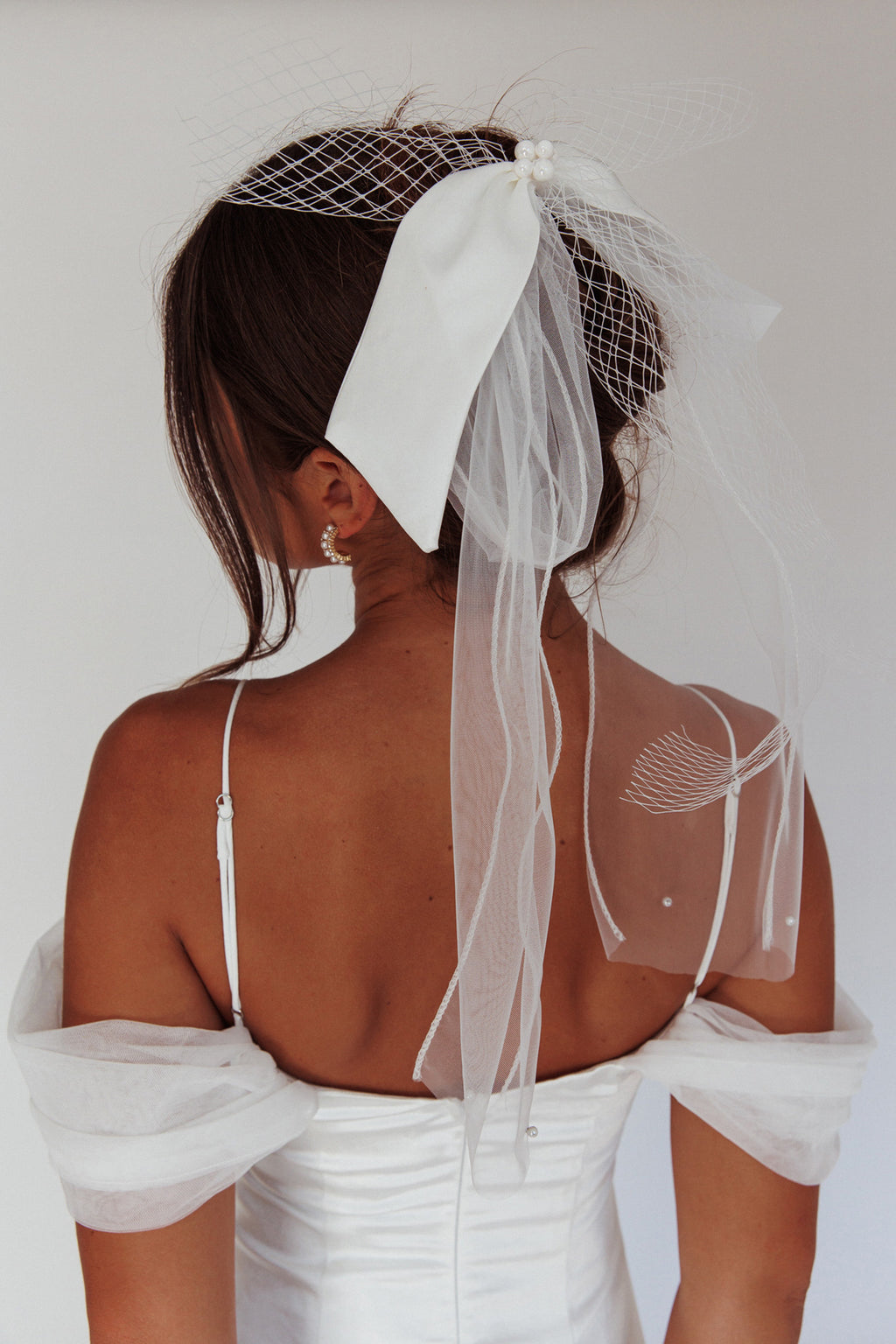 Esther Pearl & Bow Bridal Veil White by Selfie Leslie