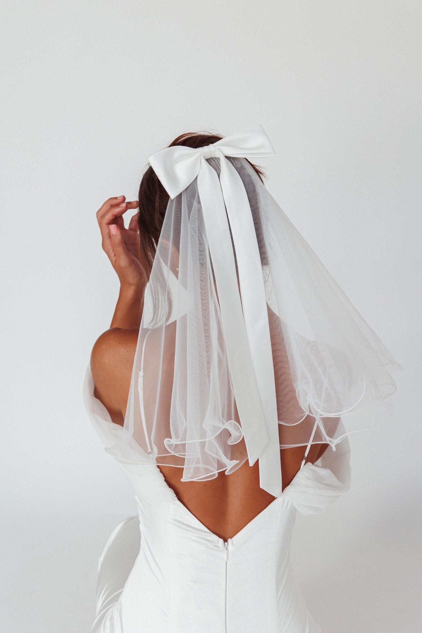 Florence Bow Bridal Veil White by Selfie Leslie