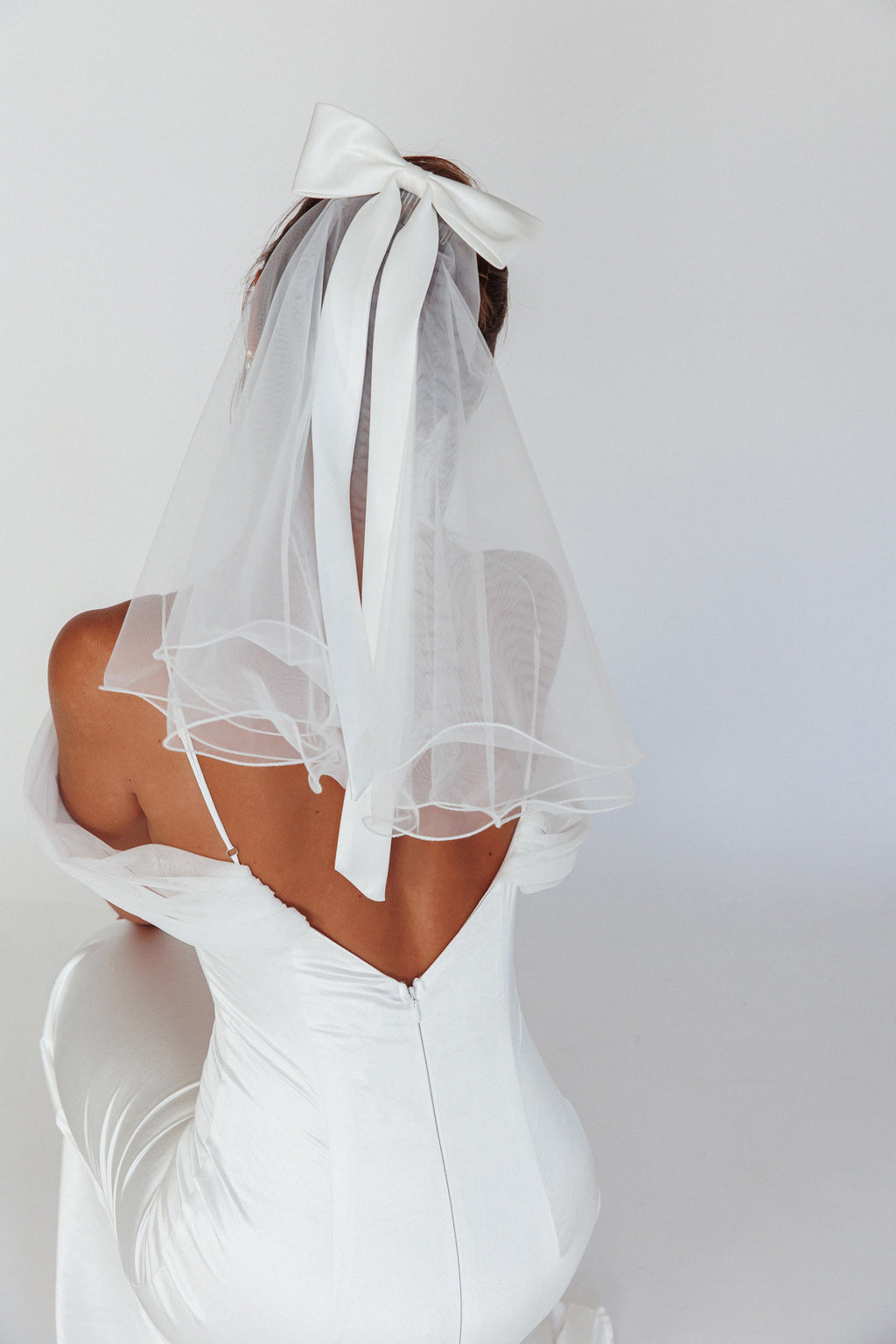 Florence Bow Bridal Veil White by Selfie Leslie