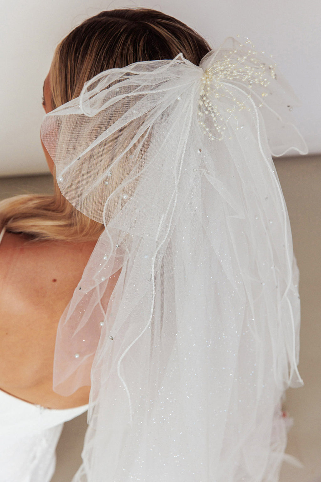 Isa Glitter & Pearl Veil White by Selfie Leslie