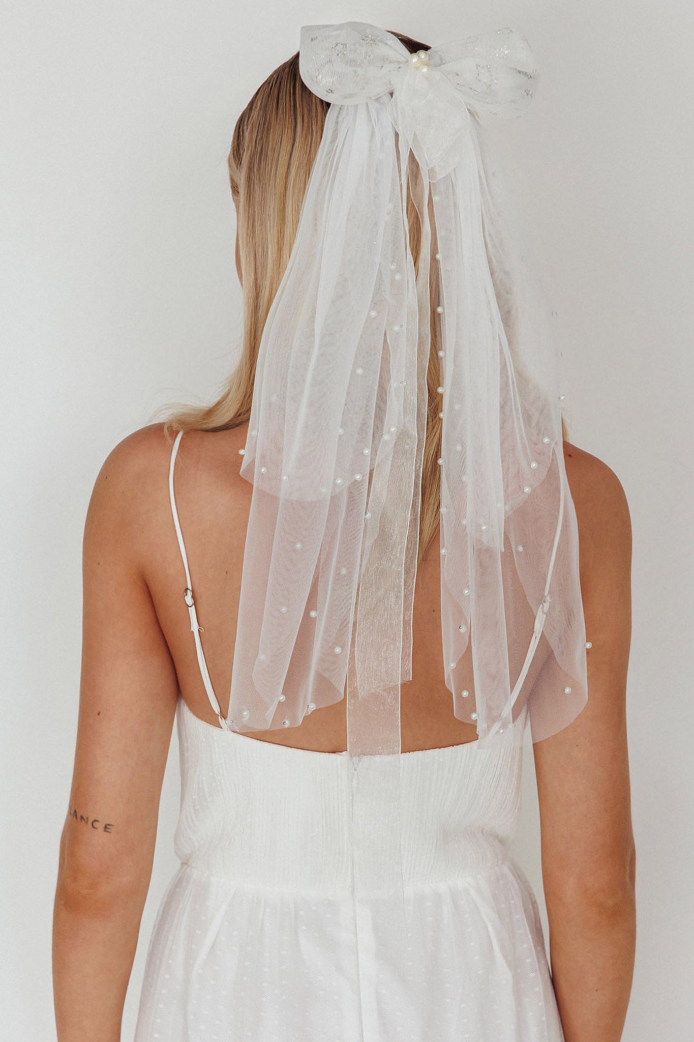 Bella Pearl & Glitter Star Veil White by Selfie Leslie