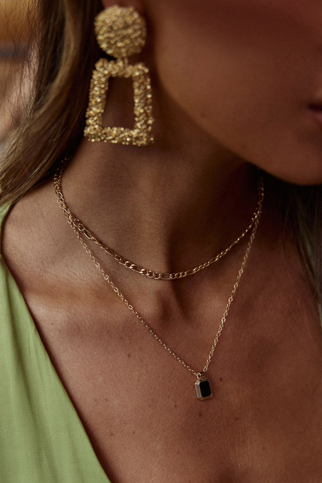 Mia Pendant Necklace Set Gold by Selfie Leslie