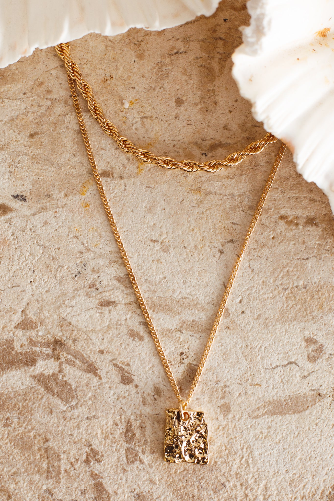 Hamptons Pendant Rope Necklace Set Gold by Selfie Leslie