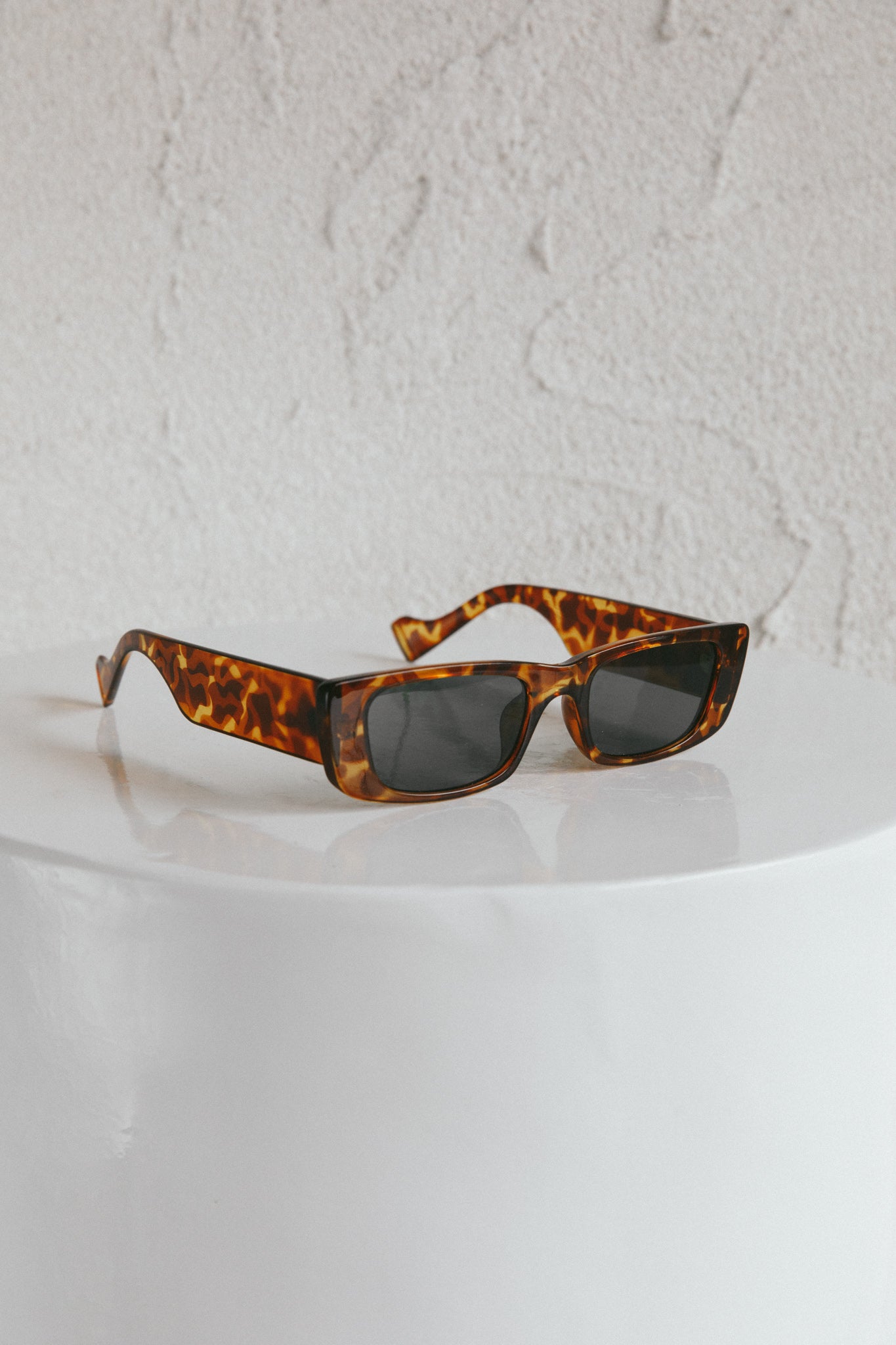 Monica Classic 90's Square Frame Sunglasses Tort by Selfie Leslie
