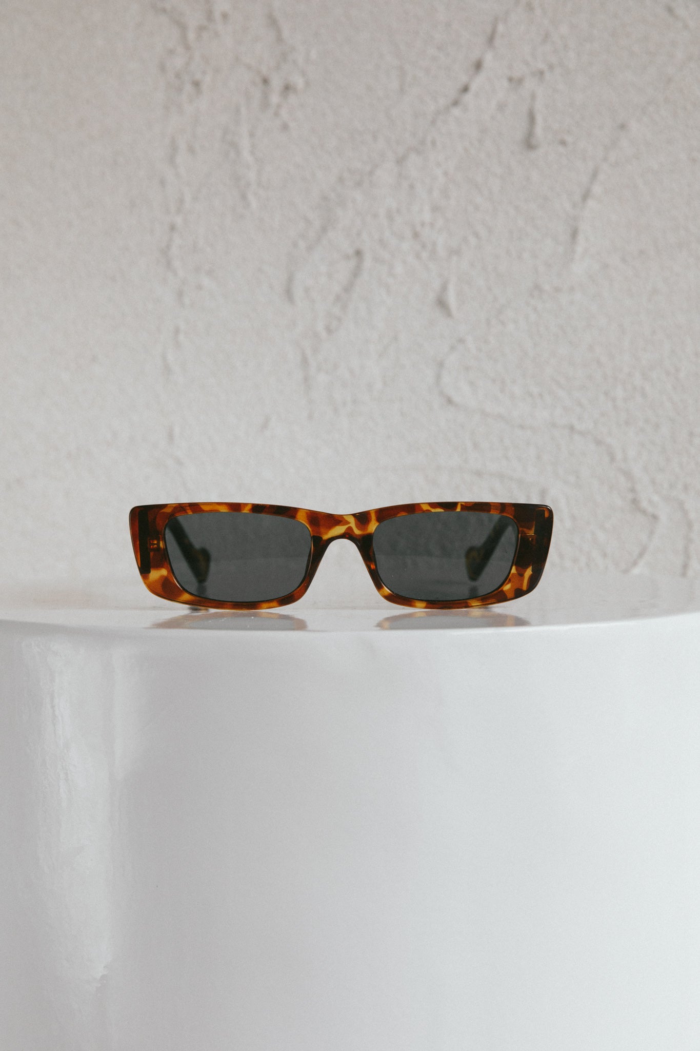 Monica Classic 90's Square Frame Sunglasses Tort by Selfie Leslie