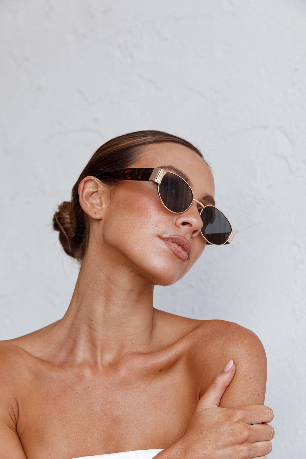 Germa Oval Metal Sunglasses Tort by Selfie Leslie