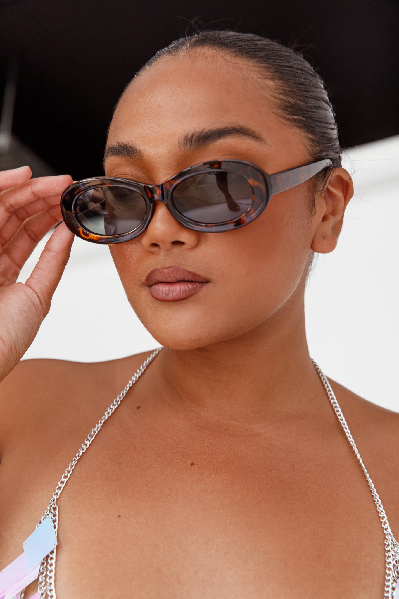 Riptide Oval Sunglasses Tort by Selfie Leslie