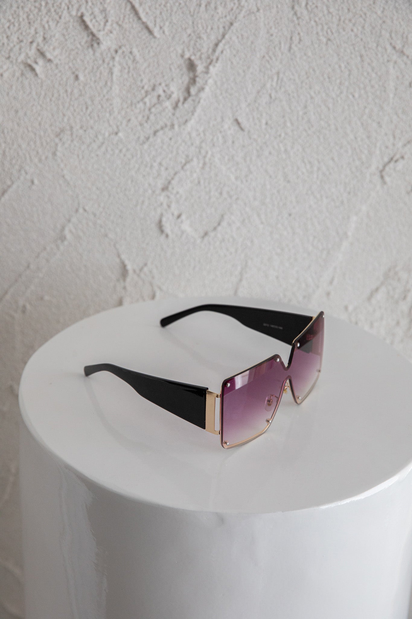 Fiery Square Frame Sunglasses Red by Selfie Leslie
