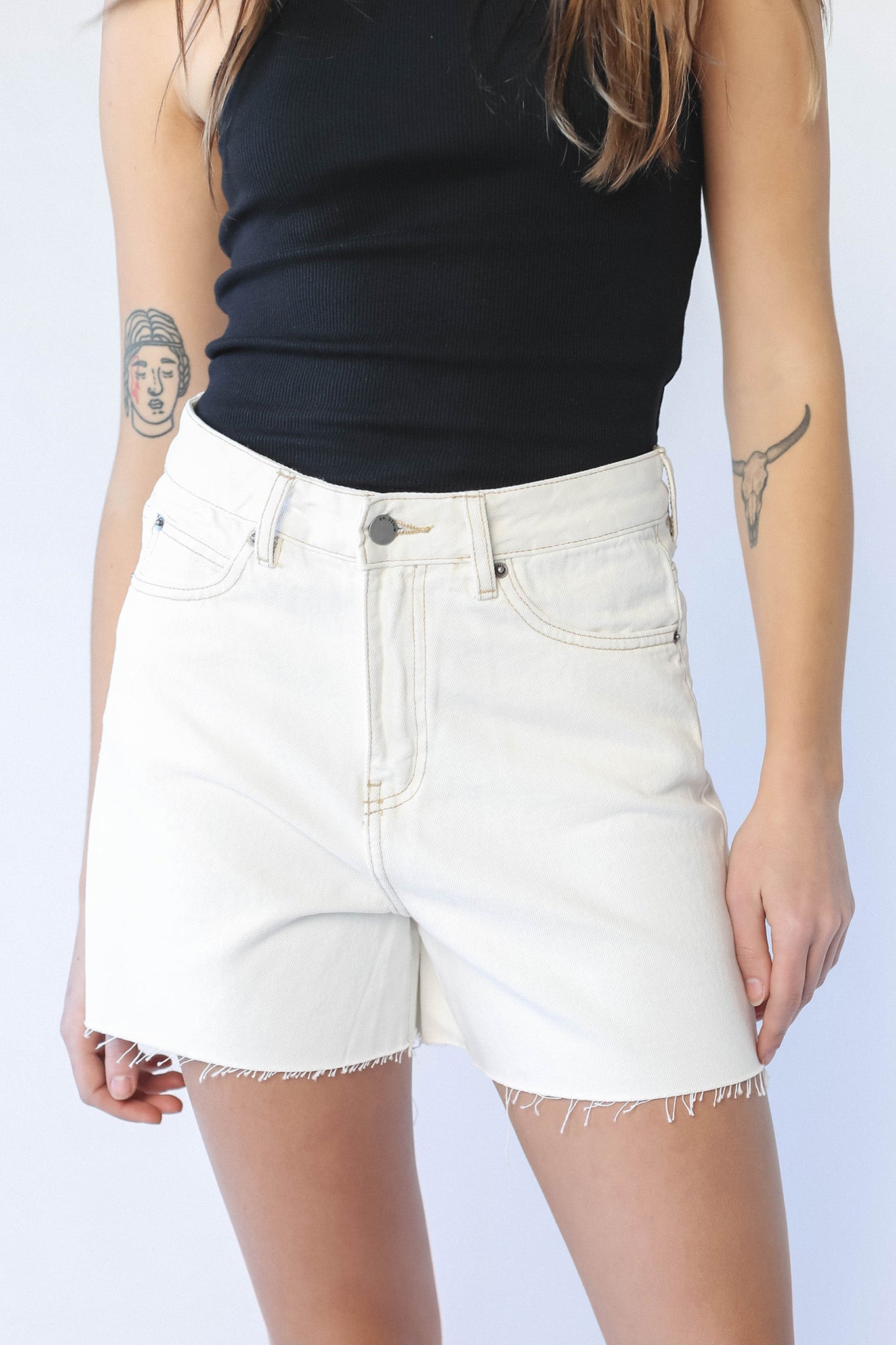 Dr Denim Nora Shorts Light Ecru by Selfie Leslie