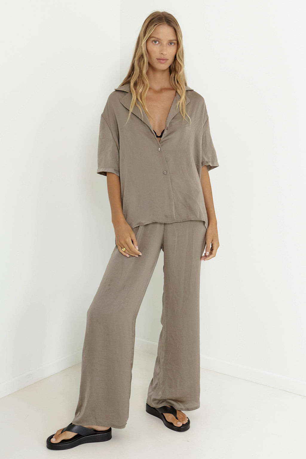 SNDYS Hallie Shirt Olive by Selfie Leslie