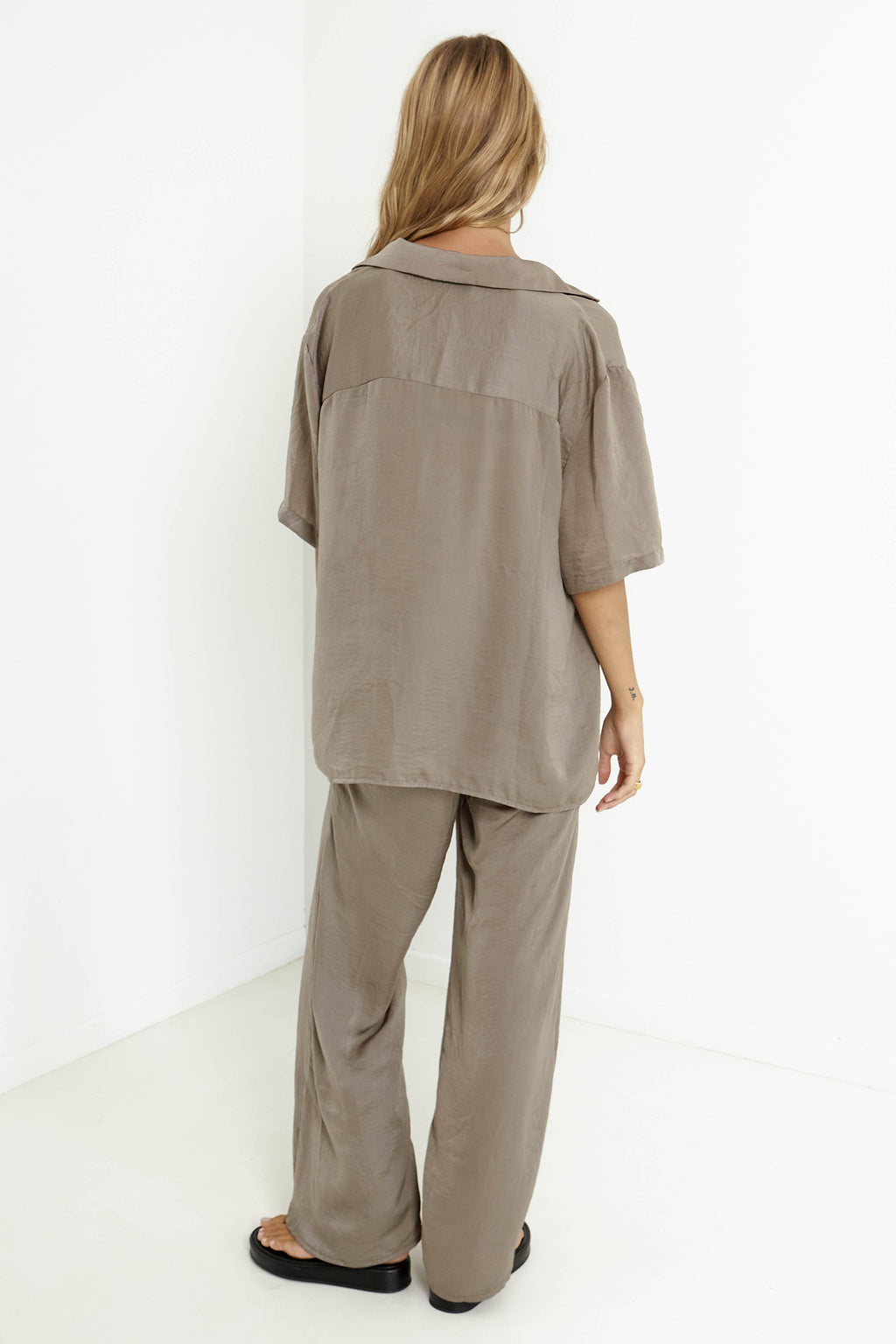 SNDYS Hallie Shirt Olive by Selfie Leslie