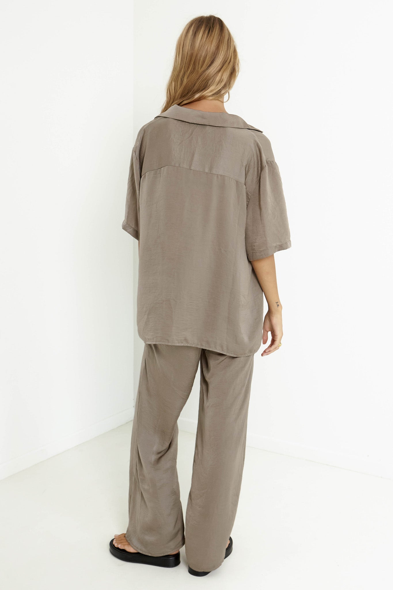SNDYS Hallie Shirt Olive by Selfie Leslie