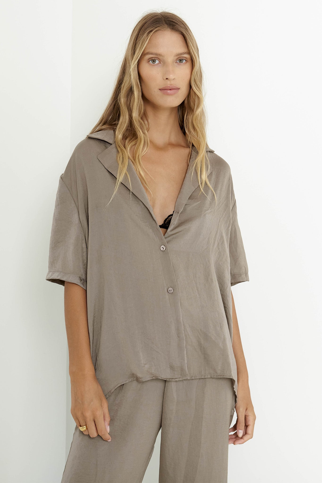 SNDYS Hallie Shirt Olive by Selfie Leslie