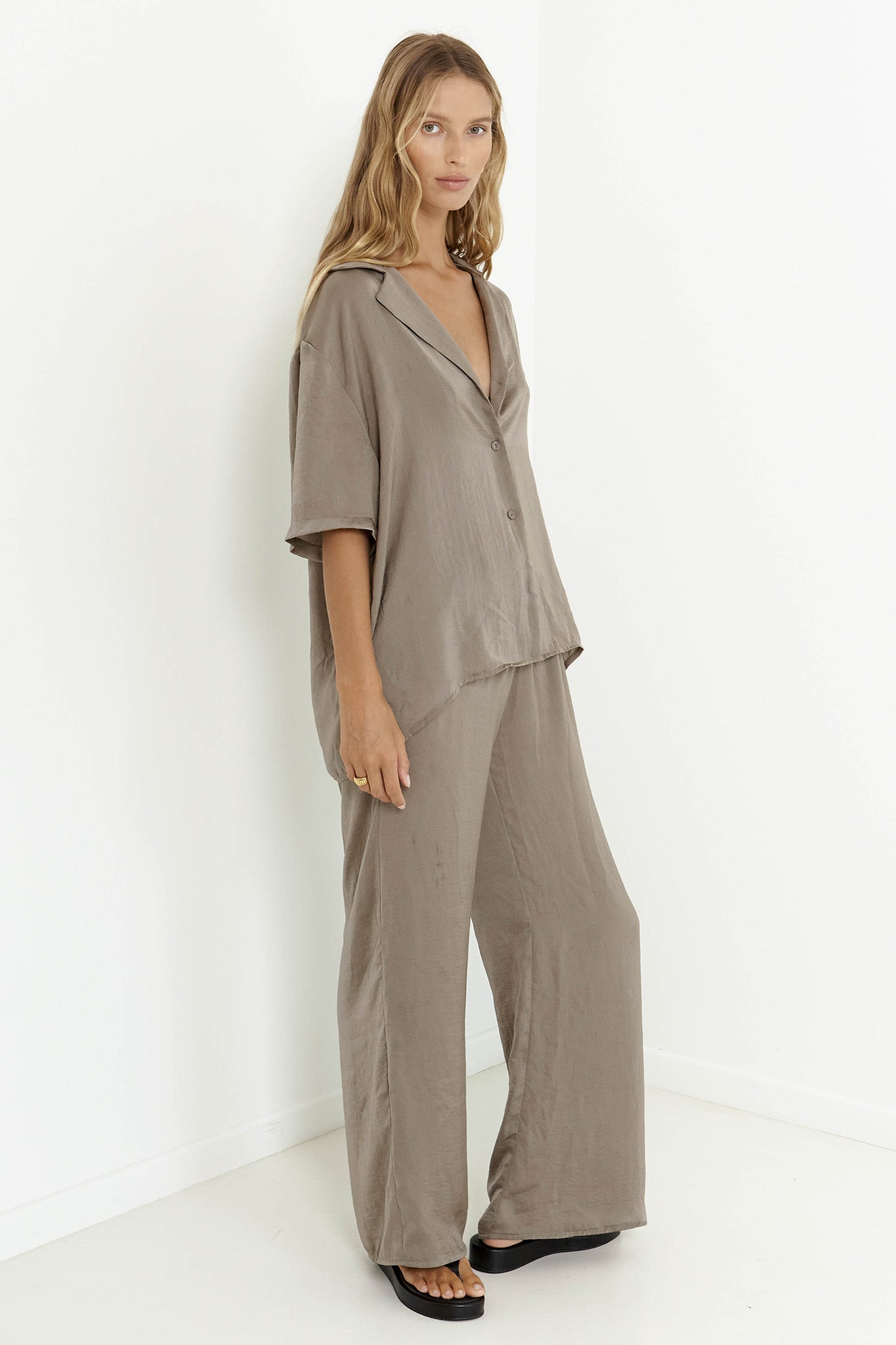 SNDYS Hallie Shirt Olive by Selfie Leslie