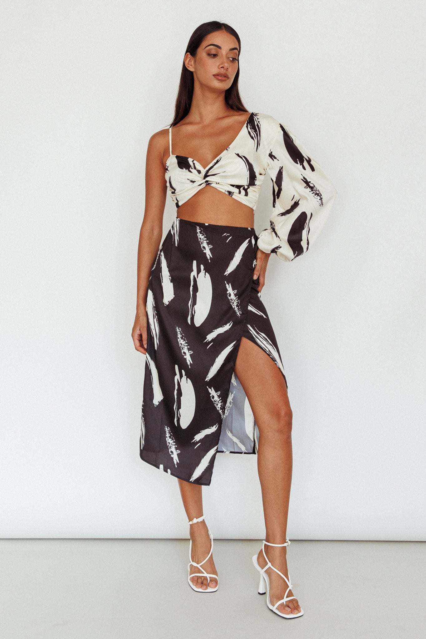 Amina Twist Bust Crop Top Printed Off White by Selfie Leslie